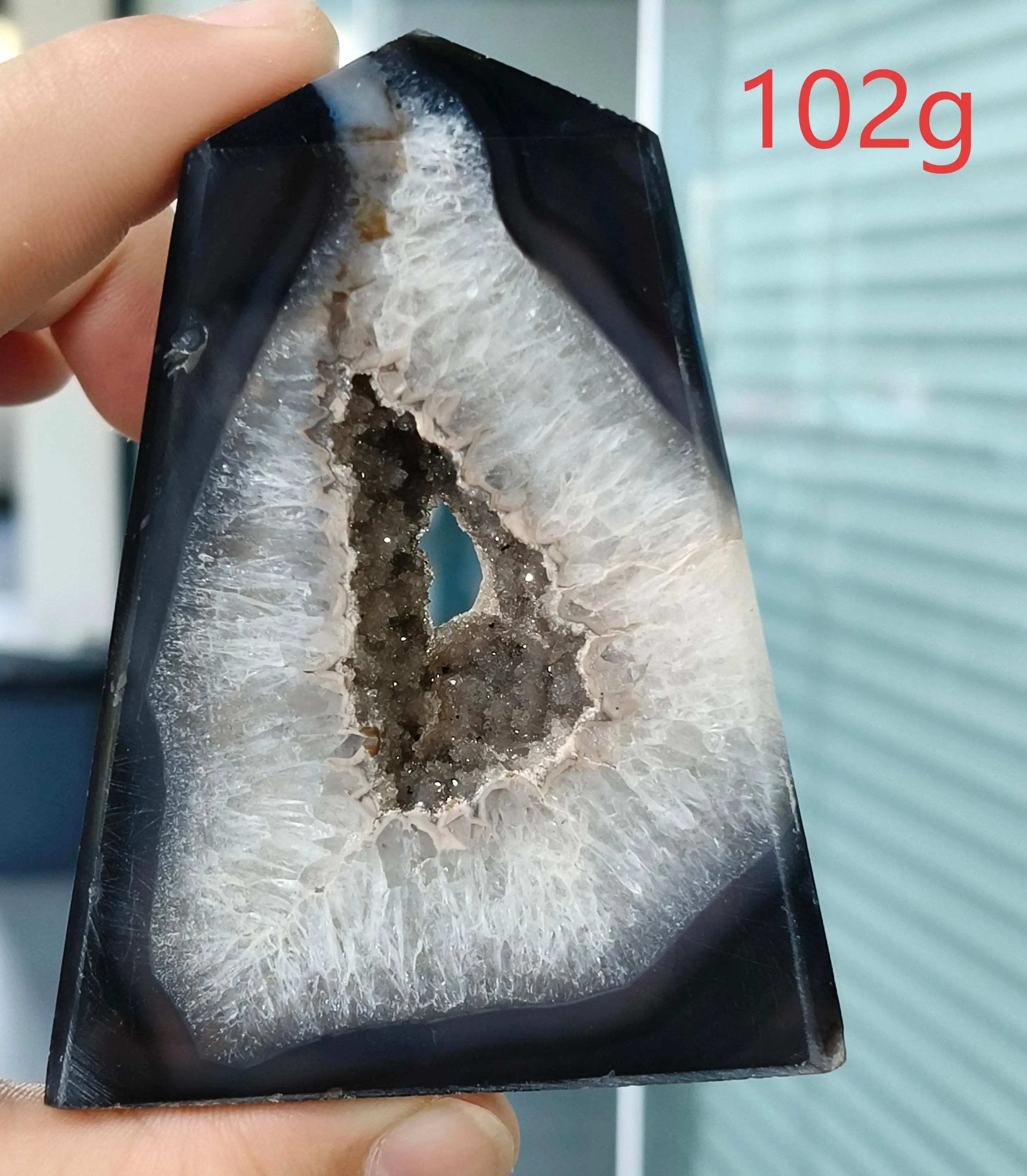 Black Agate Geode Point 102g — Elegant Home Decor