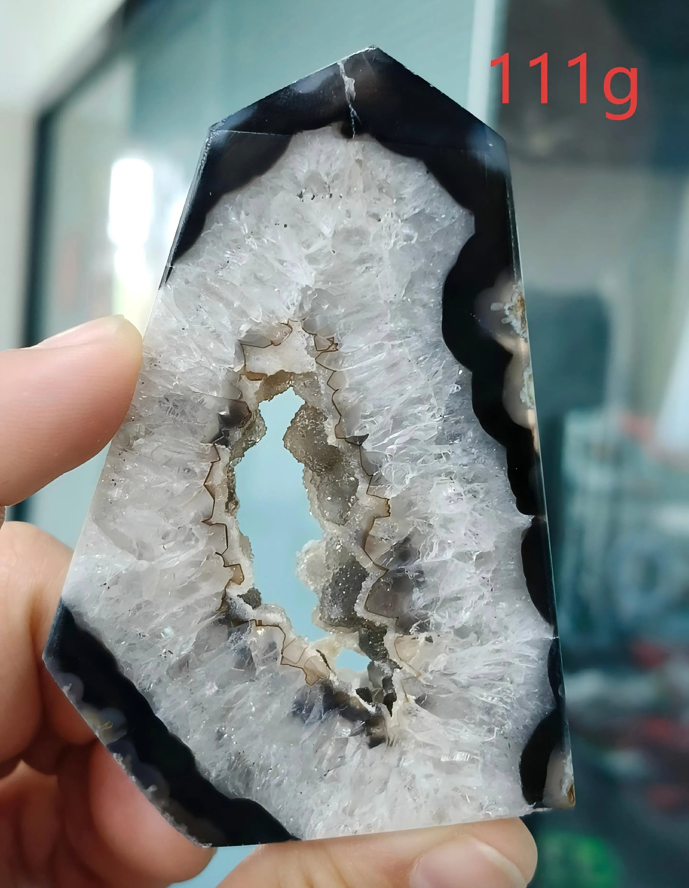 Black Agate Geode Point 102g — Elegant Home Decor, gift-ready presentation