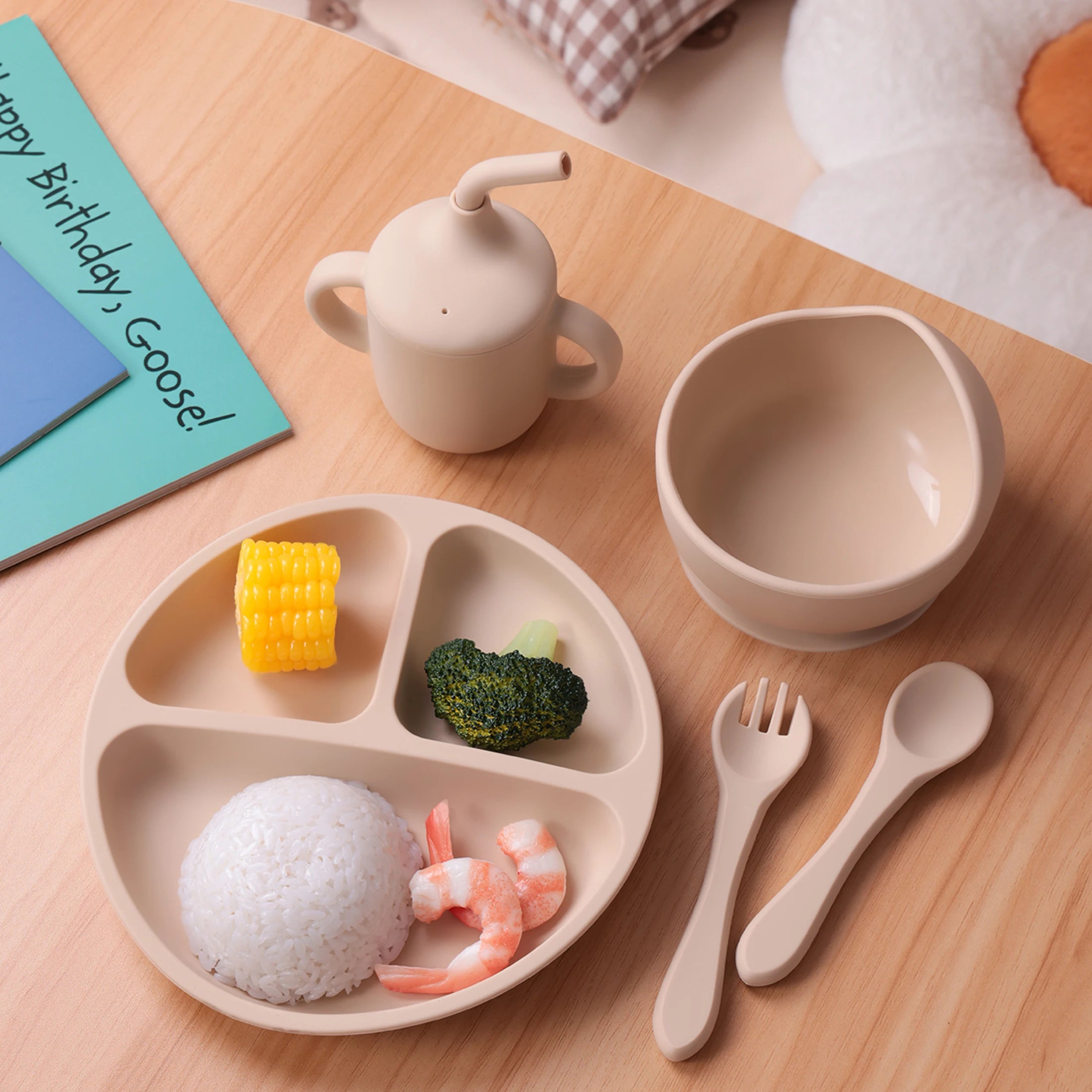 Silicone Baby Feeding Set 5PCS — Mess-Free & Learning, close-up detail