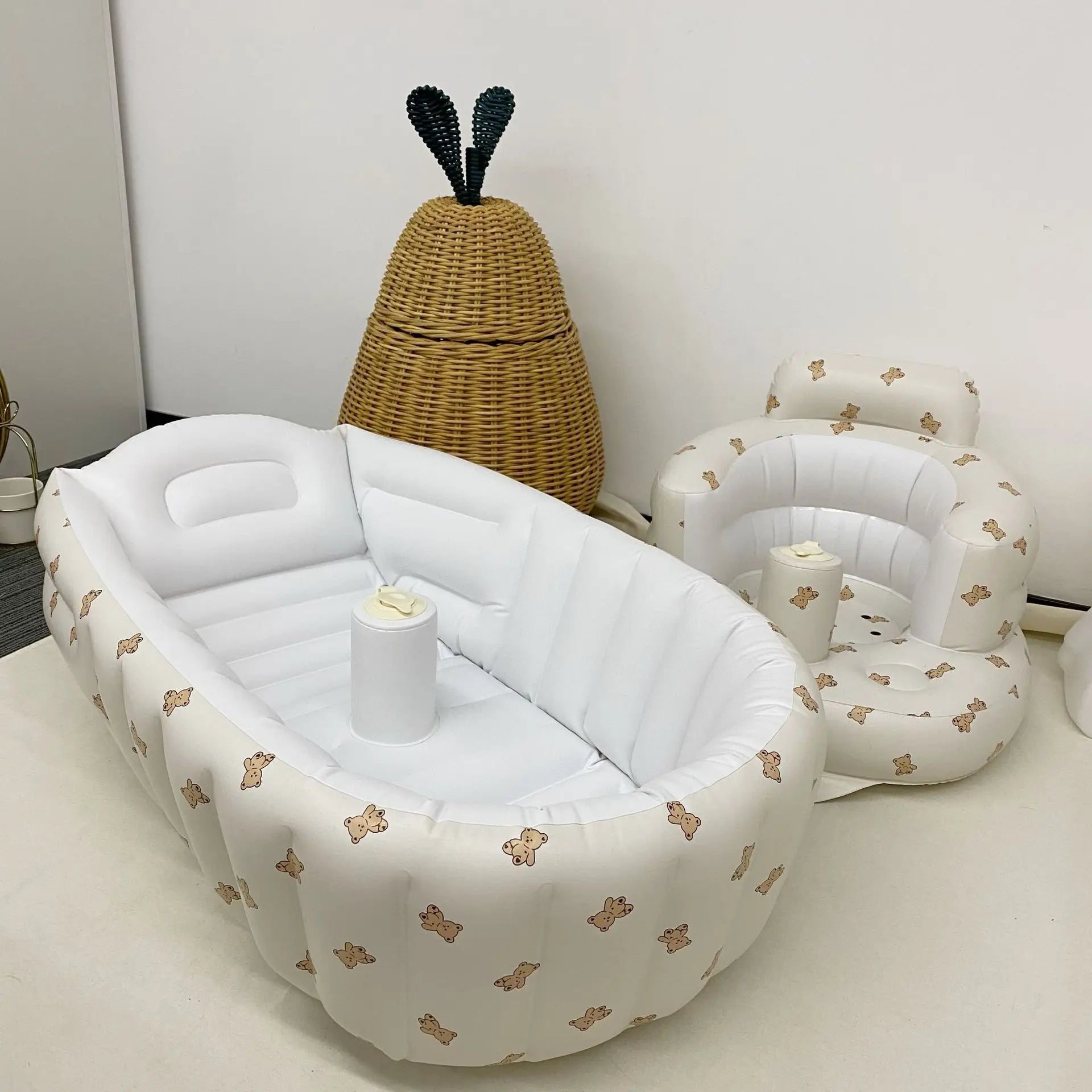 Inflatable Baby Bathtub — Gentle Bath Time, cozy moment